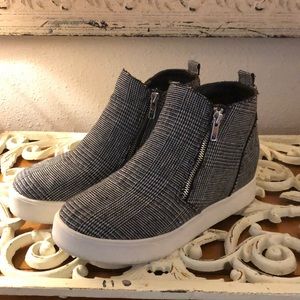 Soda Black White Tweed Wedge Sneakers 8.5
